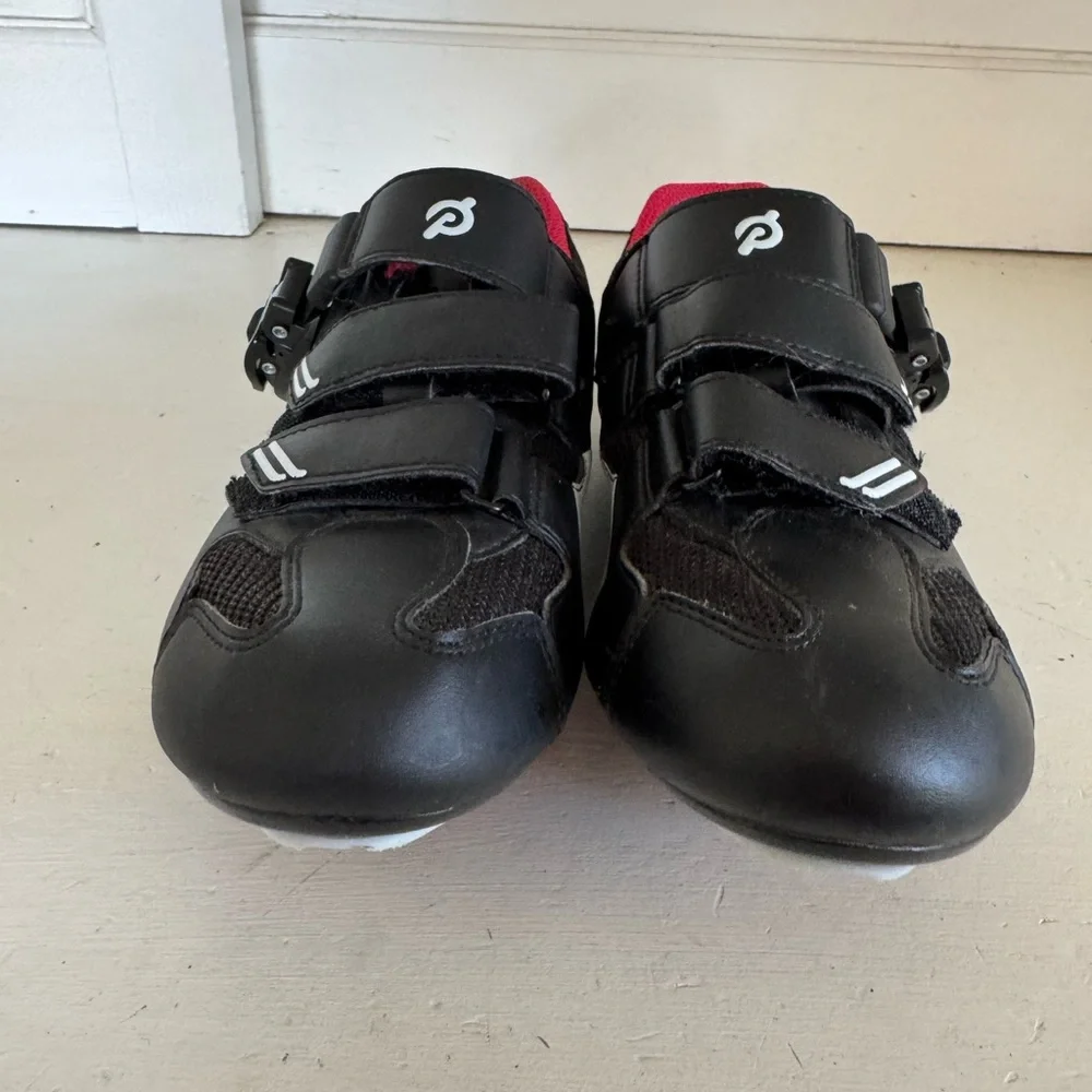 Peloton women’s cycling shoes size 38 (their US7).‎